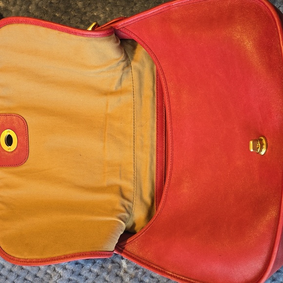 🎉💃🏽 HOST PICK 🎉❣️Coach Legacy Crescent Bag Rare color HTF 2002 - Picture 13 of 17